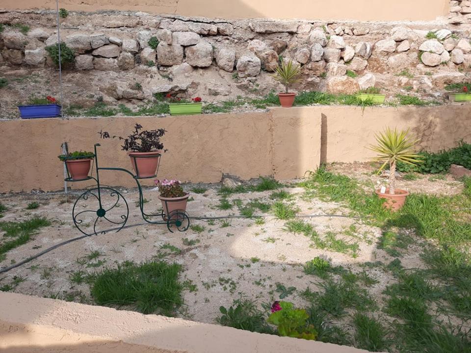 Apartmán Emile Altwal Madaba Exteriér fotografie